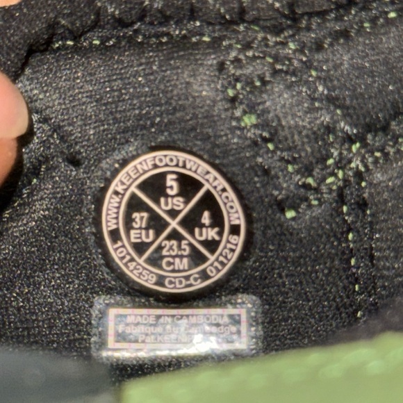 Keen Black and Green Footwear - Picture 4 of 8